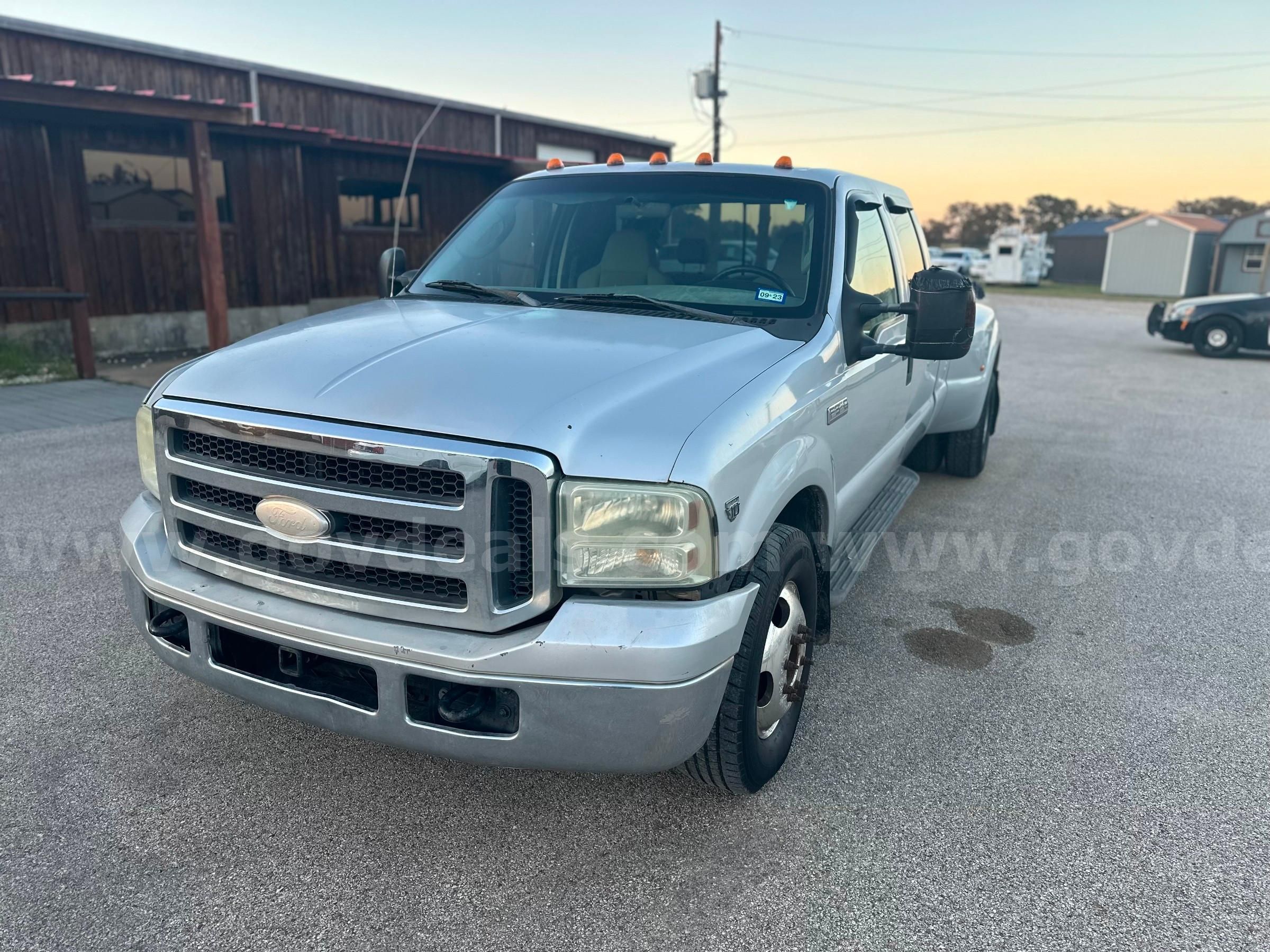 Photo of a 2005 Ford F-350 SD