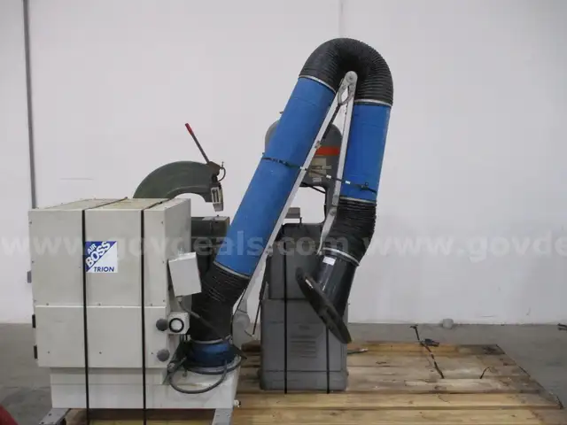 TRION SQUARE WAVE TUG 300 VENTILATION MACHINE
