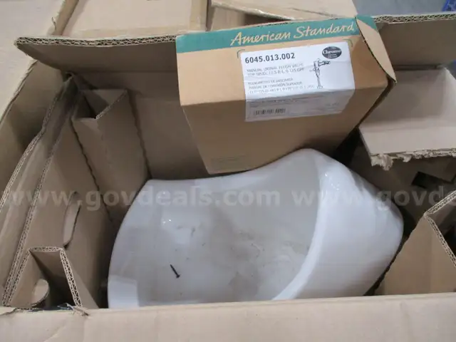 TOILET BOWL, URNALS BOWL &#x26; ACCESSORIES /  FROM A WAREHOUSE CLEANOUT