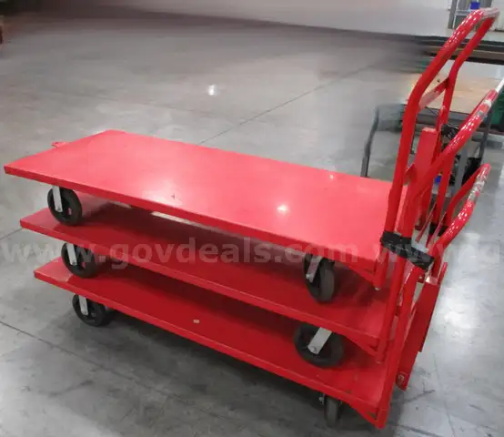 3 RED CARTS