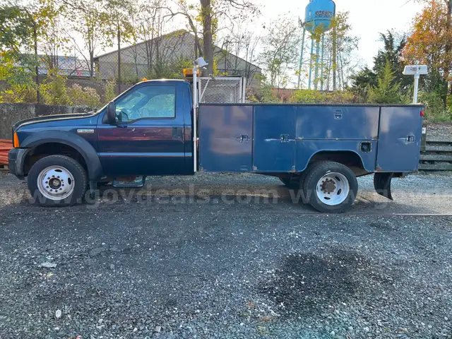 2006 FORD F-550 XL SUPER DUTY SERVICE TRUCK 67K MILES
