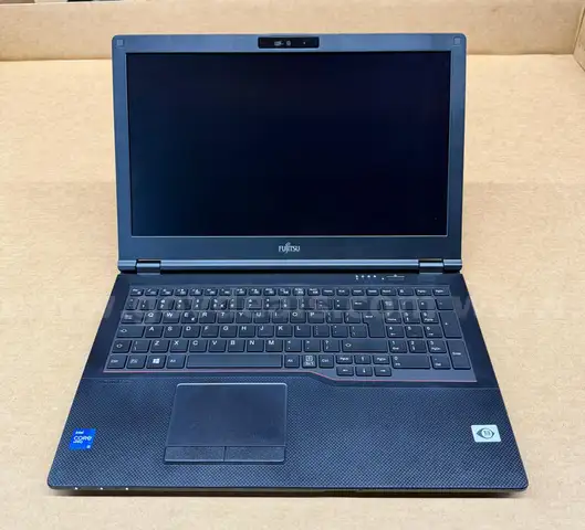 127x Fujitsu LifeBook E5511 i5-11 8GB RAM 256GB