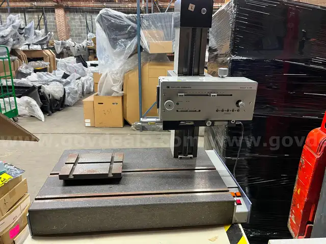 TAYLOR HOBSON FORM TALYSURF 112/1616-501 & COLUMN AND STAND