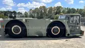 FMC B1200 Wide Body Push Back Tractor