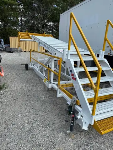 2025 Clyde Machines MX/Crew Stair 15F2011 Clyde Adjustable Maintenace/ Crew Stair