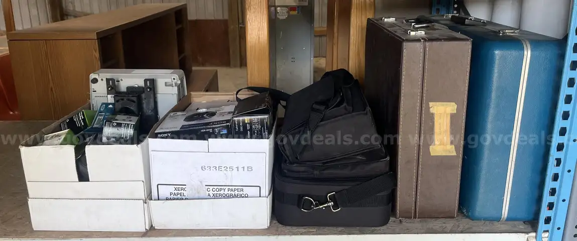 Lot of Assorted Electronics