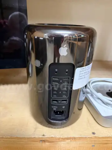 1 - Apple Mac Pro (Late 2013), 1 - Mac mini (Late 2012), 1 - Apple Thunderbolt Display 27-inch