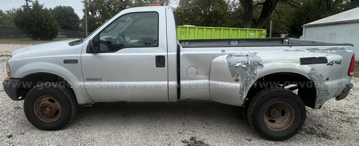 2003 Ford F-350 SD XL 4WD DRW