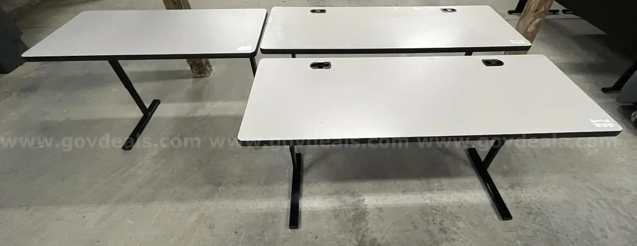 Lot of 3 Tables