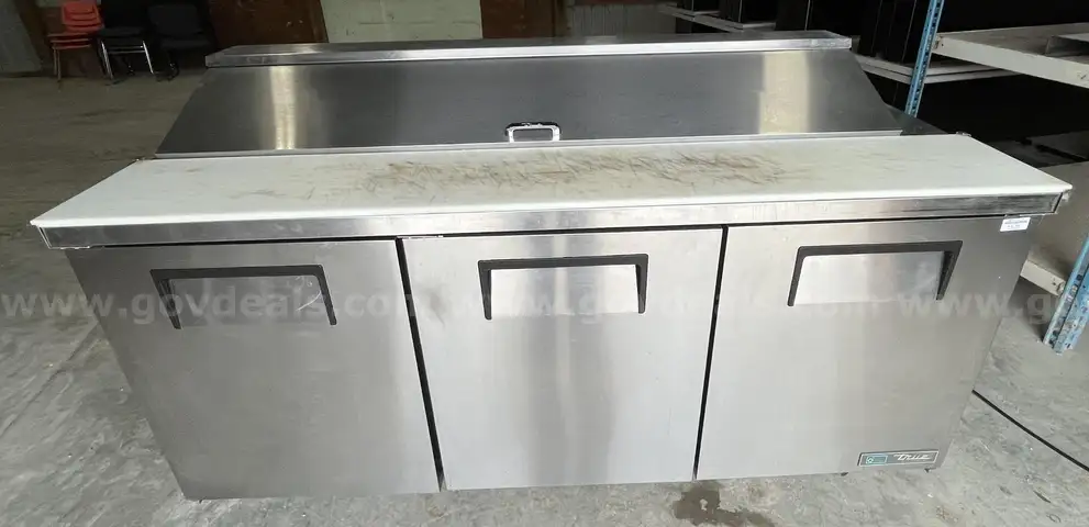 TRUE Food Prep Table with Refrigerated Base