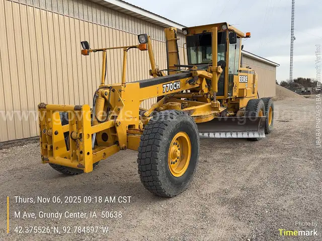 2001 John Deere 770CH Motor Grader 4WD