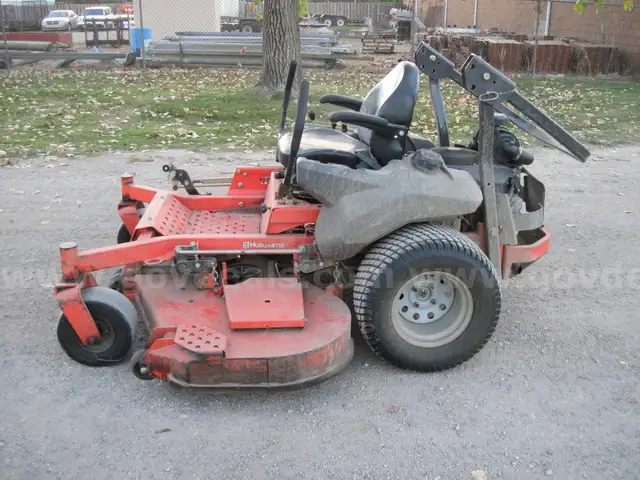 Husqvarna PZ7234 zero turn mower