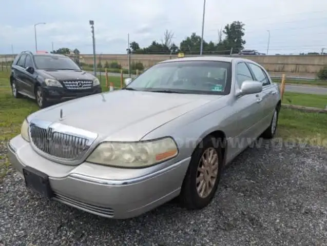 2007 Lincoln Town Car