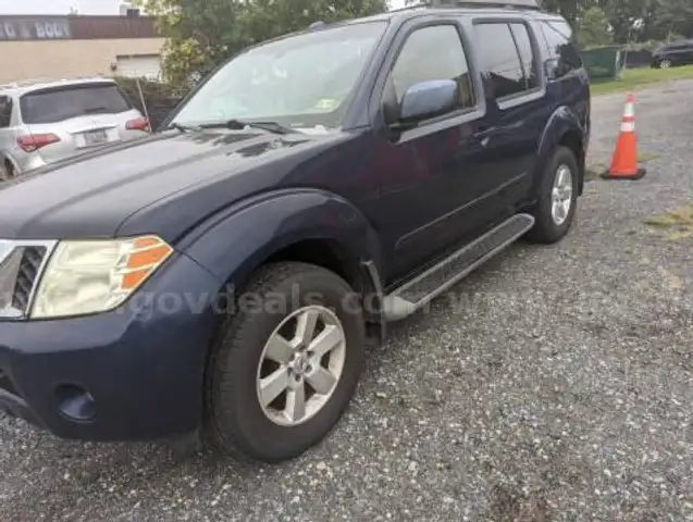 2008 Nissan Pathfinder SE Off Road 4WD