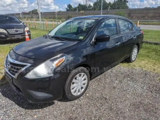 2015 Nissan Versa 1.6 SV Sedan