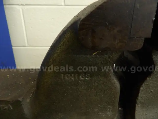 Standing Bench with Wilton Vise