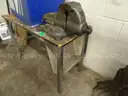 Standing Bench with Wilton Vise