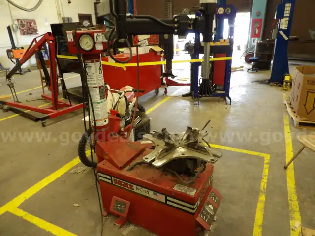 Coats RC-55 Tire Changer