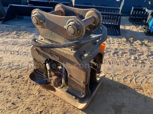NPK C-6C Hydraulic Compactor Good Unit
