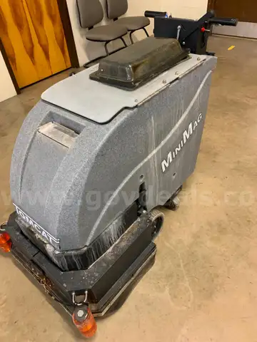 Auto Floor Scrubber