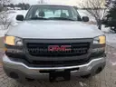2005 GMC 2500HD 4x4 8ft box 6.0 Low Miles, G-80 (code)EATON rear End!