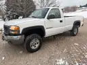 2005 GMC 2500HD 4x4 8ft box 6.0 Low Miles, G-80 (code)EATON rear End!
