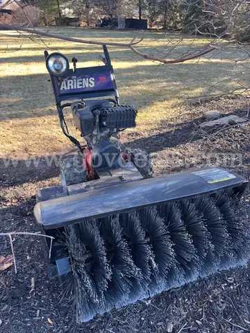 Ariens 924504 (000101 - ) SB 9369, 9hp Tec., 36" Snow Brush