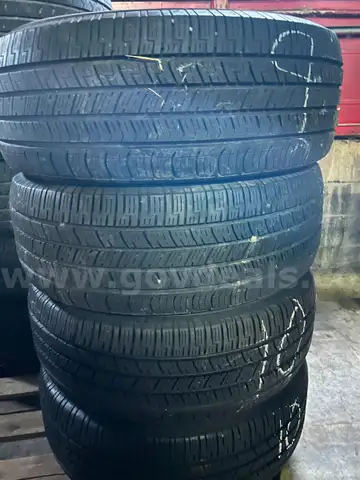 LOT of 4 NEW Goodyear Tires  255/60R18  NEW!!