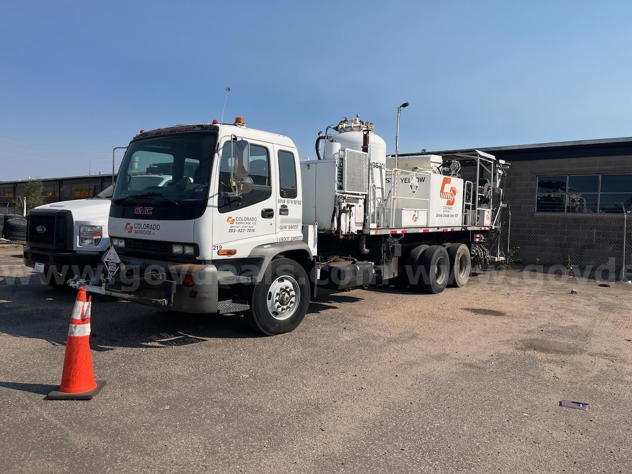 Photo of a 2006 GMC T8500