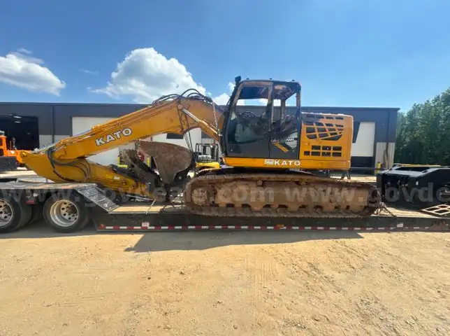 BURNED SALVAGE 2023 KATO HD823 54,000lbs Excavator