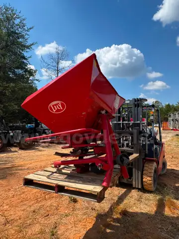 Lely 1250L Fertilizer Spreader