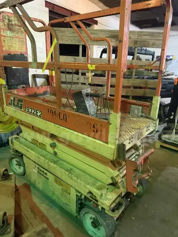 JLG 1932 electric lift