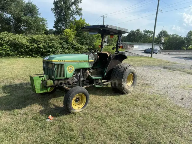 1997 John Deere 5300 tractor