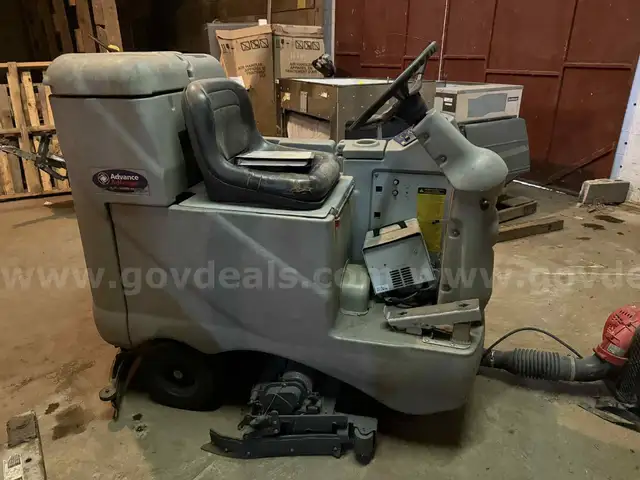 Electric floor sweeper
