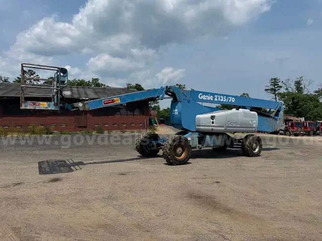 2008 Genie 135ft boom lift