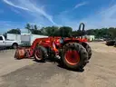 Kubota M8200 tractor loader