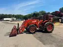Kubota M8200 tractor loader
