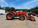 Kubota M8200 tractor loader