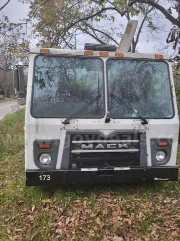 2010 Mack LEU600