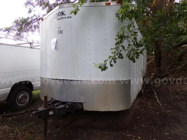 Covered Trailer #2082
