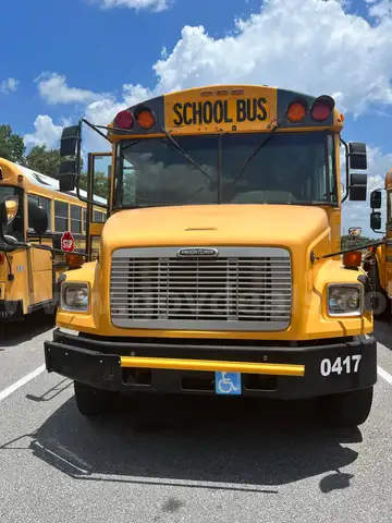 2004 Thomas Bus #2087 (CA2100)