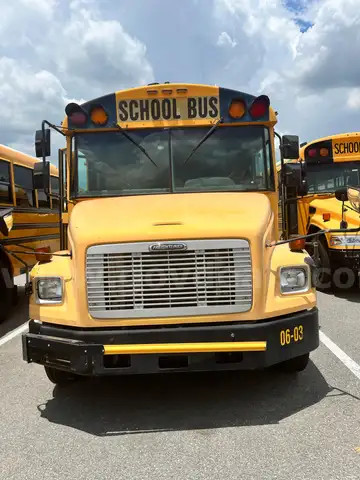2006 Thomas School Bus #2092 (CA1490)