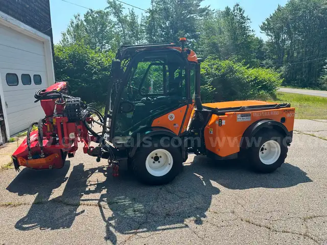 Multihog CX75 with Mower attachment