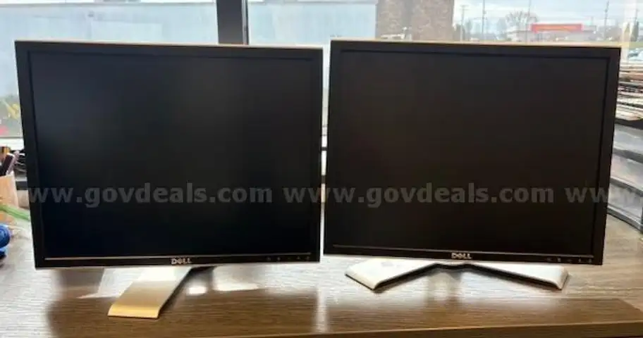 Group of 2 Dell 20" monitors