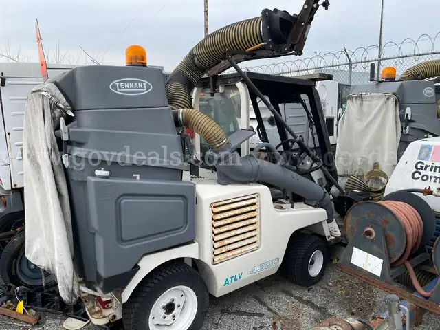 Tennant 4300 Litter Vac