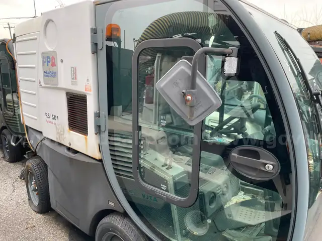 Nilfisk RS 501 Sweeper Vac