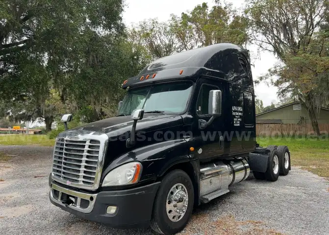 2015 Freightliner Cascadia 125