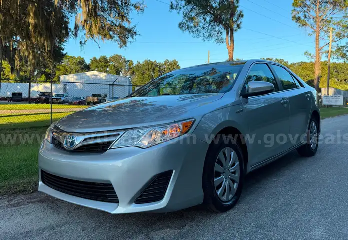 2013 Toyota Camry Hybrid LE
