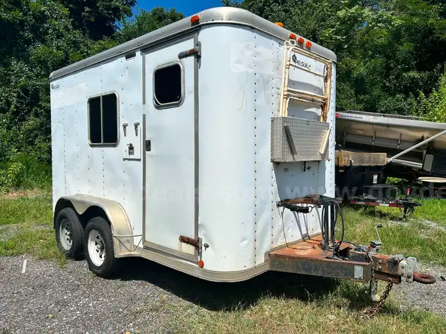Featherlite Enclosed OFFICE Trailer with Onboard Cummins Generator and Dometic Rooftop A/C Unit CLEAN TITLE