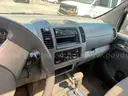 2005 NISSAN FRONTIER SE 4.0L-automatic/runs/drives - clean title